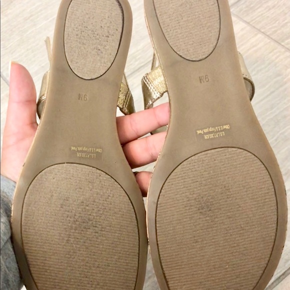 Gold G by Guess Sandals Size 9 - Picture 3 of 5